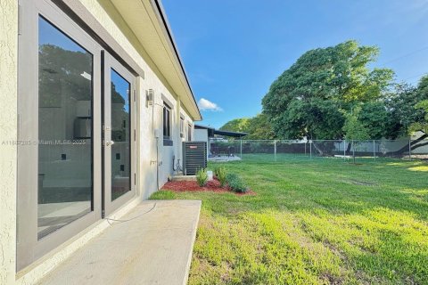 Casa en alquiler en Fort Lauderdale, Florida, 3 dormitorios, 143.07 m2 № 1933005 - foto 21