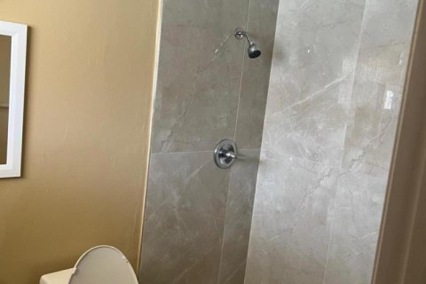 Touwnhouse à louer à Hollywood, Floride: 2 chambres, 115.85 m2 № 2261998 - photo 6