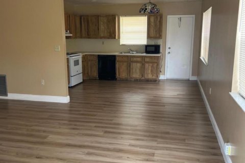 Touwnhouse à louer à Hollywood, Floride: 2 chambres, 115.85 m2 № 2261998 - photo 12