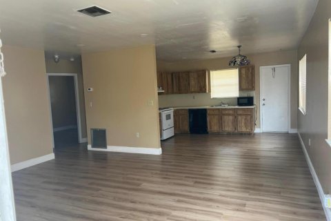 Touwnhouse à louer à Hollywood, Floride: 2 chambres, 115.85 m2 № 2261998 - photo 10