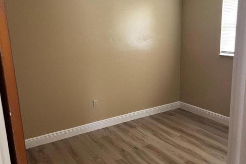 Touwnhouse à louer à Hollywood, Floride: 2 chambres, 115.85 m2 № 2261998 - photo 4