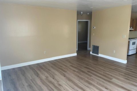 Touwnhouse à louer à Hollywood, Floride: 2 chambres, 115.85 m2 № 2261998 - photo 11