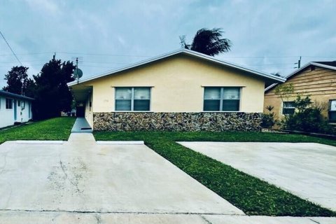Townhouse in Hollywood, Florida 2 bedrooms, 115.85 sq.m. № 2261998