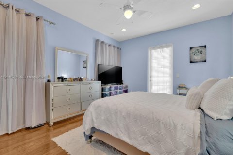 Townhouse in Coconut Creek, Florida 3 bedrooms, 175.4 sq.m. № 2275871 - photo 17