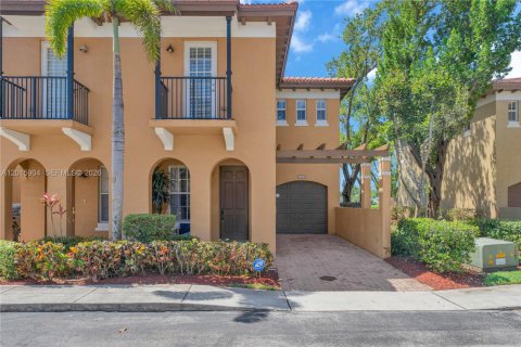 Townhouse in Coconut Creek, Florida 3 bedrooms, 175.4 sq.m. № 2275871