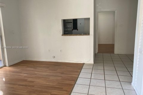 Снять в аренду кондоминиум в Пемброк-Пайнс, Флорида 2 спальни, 79.34м2, № 2005743 - фото 10