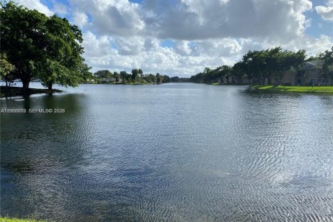 Снять в аренду кондоминиум в Пемброк-Пайнс, Флорида 2 спальни, 79.34м2, № 2005743 - фото 7