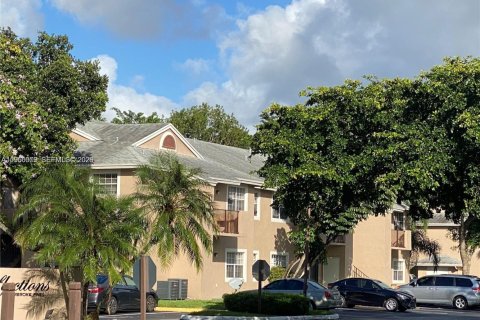 Кондоминиум с 2 спальнями в Пемброк-Пайнс, Флорида № 2005743