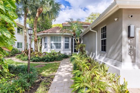 House in Pompano Beach, Florida 4 bedrooms, 249.35 sq.m. № 1739784 - photo 4