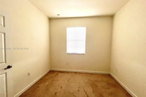 Touwnhouse à louer à Hialeah, Floride: 3 chambres, 154.96 m2 № 2184881 - photo 16