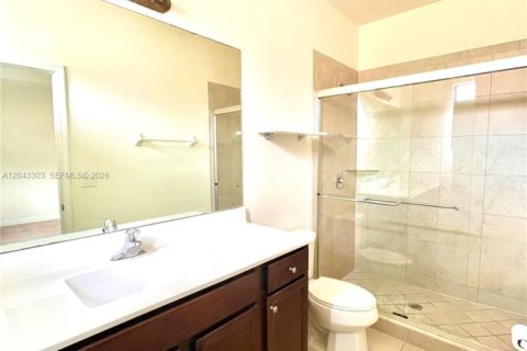 Touwnhouse à louer à Hialeah, Floride: 3 chambres, 154.96 m2 № 2184881 - photo 11