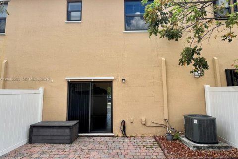 Touwnhouse à louer à Hialeah, Floride: 3 chambres, 154.96 m2 № 2184881 - photo 21