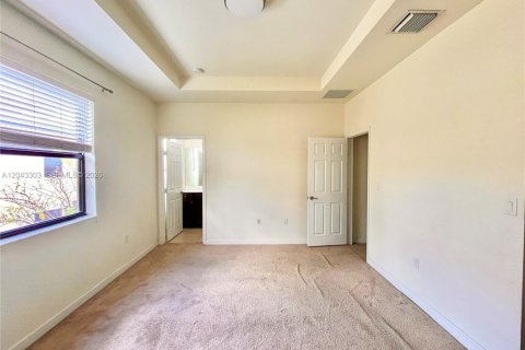 Touwnhouse à louer à Hialeah, Floride: 3 chambres, 154.96 m2 № 2184881 - photo 8
