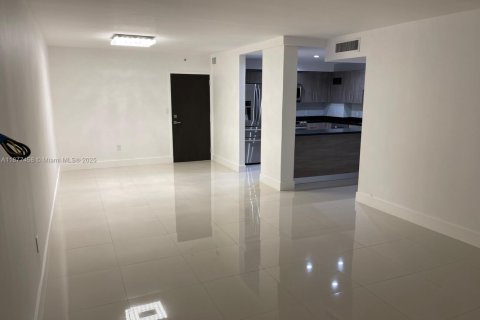 Condominio en alquiler en Aventura, Florida, 2 dormitorios, 113.34 m2 № 1924314 - foto 11