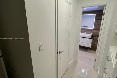 Copropriété à louer à Aventura, Floride: 2 chambres, 113.34 m2 № 1924314 - photo 13