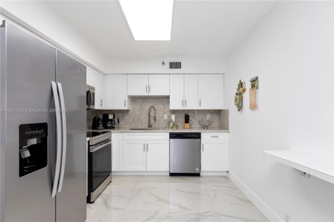 Condominio en venta en Aventura, Florida, 2 dormitorios, 109.72 m2 № 2154778 - foto 13
