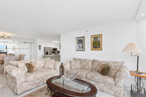 Condominio en venta en Aventura, Florida, 2 dormitorios, 109.72 m2 № 2154778 - foto 7