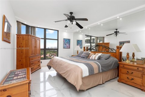 Condominio en venta en Aventura, Florida, 2 dormitorios, 109.72 m2 № 2154778 - foto 15