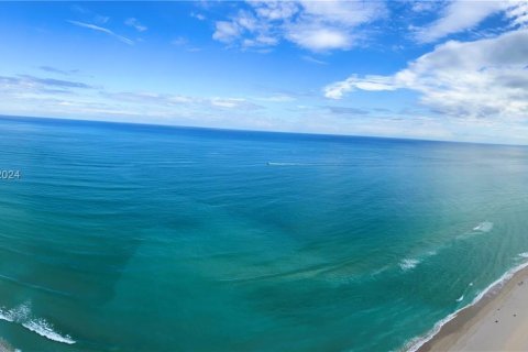 Condo in Sunny Isles Beach, Florida, 3 bedrooms № 2088497 - photo 23