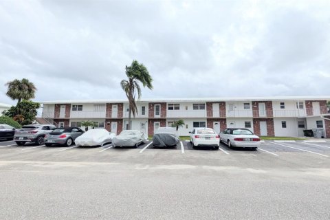 Condo in Pompano Beach, Florida, 2 bedrooms  № 2081793