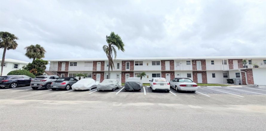 Condo in Pompano Beach, Florida, 2 bedrooms  № 2081793