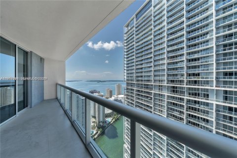 Condo in Miami, Florida, 1 bedroom  № 2024428 - photo 3