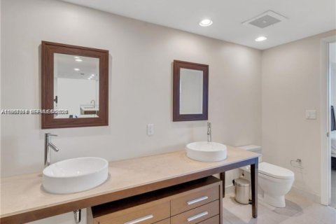 Condo in Miami, Florida, 1 bedroom  № 2024428 - photo 8