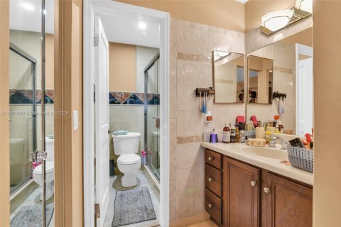 Villa ou maison à vendre à Miami, Floride: 3 chambres, 112.6 m2 № 2021783 - photo 5