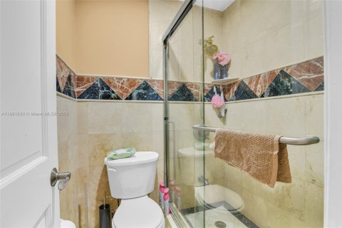 Villa ou maison à vendre à Miami, Floride: 3 chambres, 112.6 m2 № 2021783 - photo 7