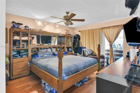 Villa ou maison à vendre à Miami, Floride: 3 chambres, 112.6 m2 № 2021783 - photo 12