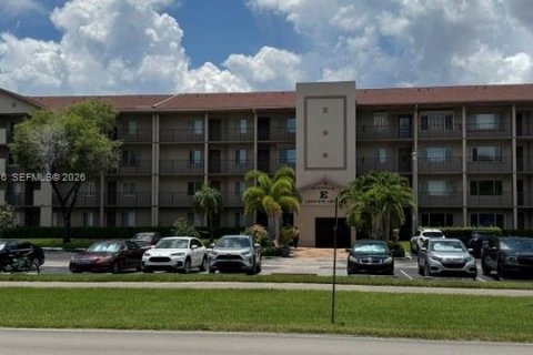 Condominio en Pembroke Pines, Florida, 1 dormitorio  № 2240359