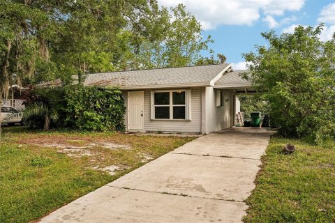House in Port Charlotte, Florida 3 bedrooms, 106.65 sq.m. № 2104606