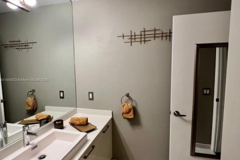 Condominio en alquiler en Miami, Florida, 1 dormitorio, 39.95 m2 № 1871983 - foto 8