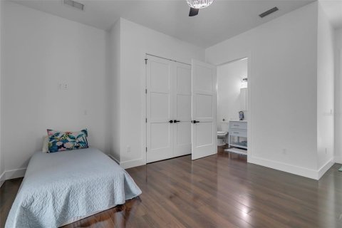 Casa en venta en New Smyrna Beach, Florida, 9 dormitorios, 436.64 m2 № 1518374 - foto 21