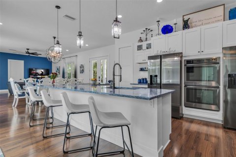 Casa en venta en New Smyrna Beach, Florida, 9 dormitorios, 436.64 m2 № 1518374 - foto 4