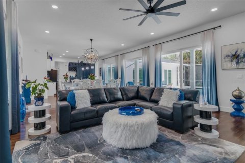 Casa en venta en New Smyrna Beach, Florida, 9 dormitorios, 436.64 m2 № 1518374 - foto 7