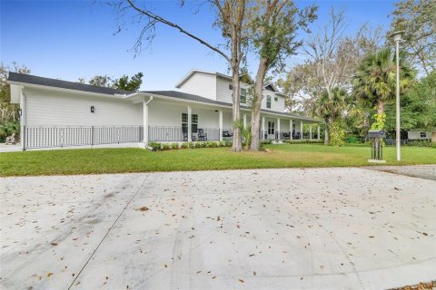 Casa en venta en New Smyrna Beach, Florida, 9 dormitorios, 436.64 m2 № 1518374 - foto 2
