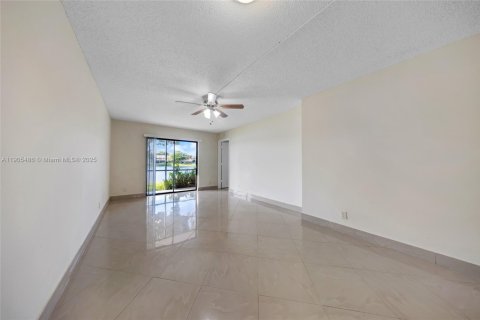 Condominio en venta en Sunrise, Florida, 2 dormitorios, 85.01 m2 № 1956199 - foto 3