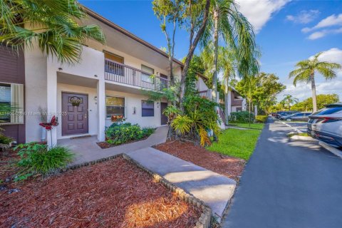 Condominio en venta en Sunrise, Florida, 2 dormitorios, 85.01 m2 № 1956199 - foto 1