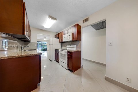 Condominio en venta en Sunrise, Florida, 2 dormitorios, 85.01 m2 № 1956199 - foto 8