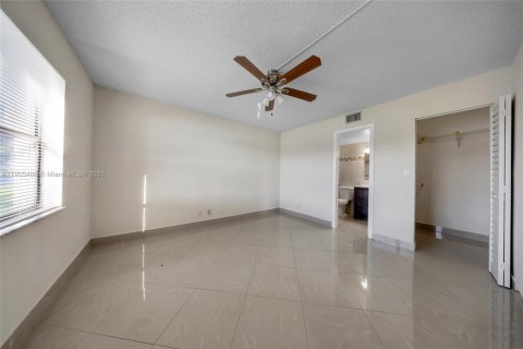 Condominio en venta en Sunrise, Florida, 2 dormitorios, 85.01 m2 № 1956199 - foto 13