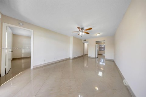 Condominio en venta en Sunrise, Florida, 2 dormitorios, 85.01 m2 № 1956199 - foto 12
