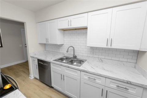 Casa en venta en Lakeland, Florida, 4 dormitorios, 122.82 m2 № 1826931 - foto 7