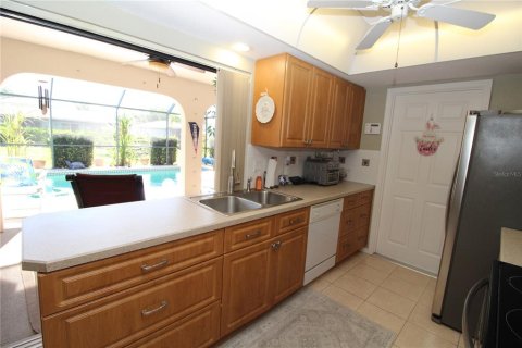 House in Port Charlotte, Florida 2 bedrooms, 102.84 sq.m. № 1916665 - photo 17