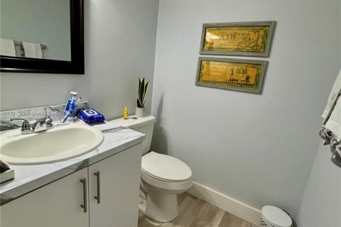 Купить кондоминиум в Пемброк-Пайнс, Флорида 1 спальня, 75.34м2, № 1933785 - фото 13