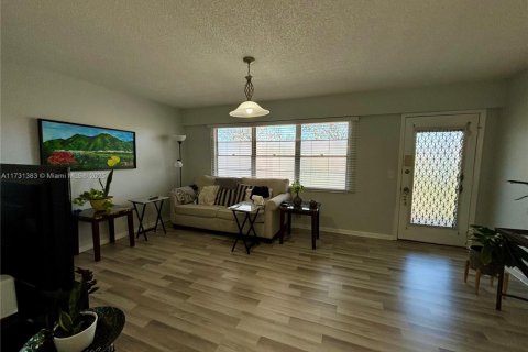 Купить кондоминиум в Пемброк-Пайнс, Флорида 1 спальня, 75.34м2, № 1933785 - фото 3