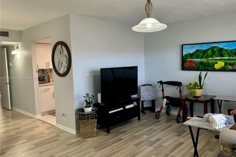 Купить кондоминиум в Пемброк-Пайнс, Флорида 1 спальня, 75.34м2, № 1933785 - фото 4