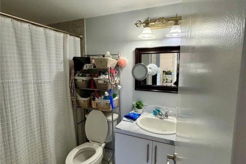 Купить кондоминиум в Пемброк-Пайнс, Флорида 1 спальня, 75.34м2, № 1933785 - фото 17