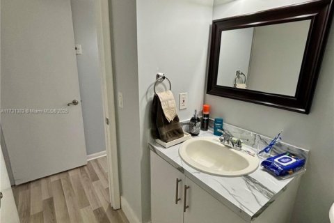 Купить кондоминиум в Пемброк-Пайнс, Флорида 1 спальня, 75.34м2, № 1933785 - фото 12