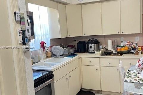 Commercial property in Miami, Florida № 1859899 - photo 11